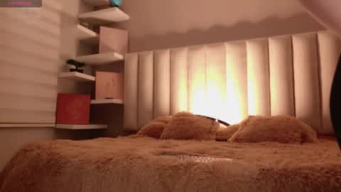 Snapshot of megan_moore__ chatting on October 8, 12:03 pm     online show from October 8, 12:03 pm