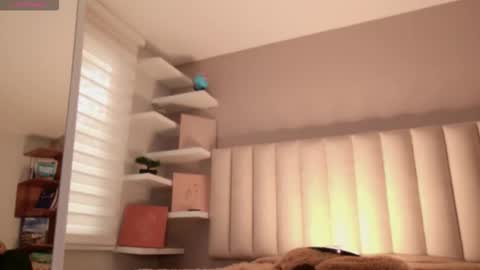 Snapshot of megan_moore__ chatting on October 9, 12:14 pm     online show from October 9, 12:14 pm