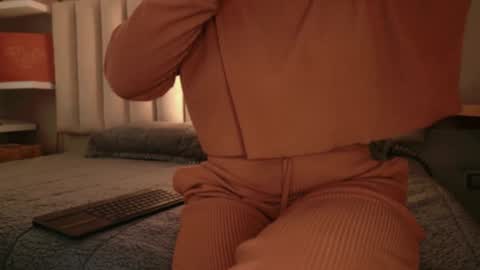 Snapshot of megan_moore__ chatting on October 15, 12:05 pm     online show from October 15, 12:05 pm