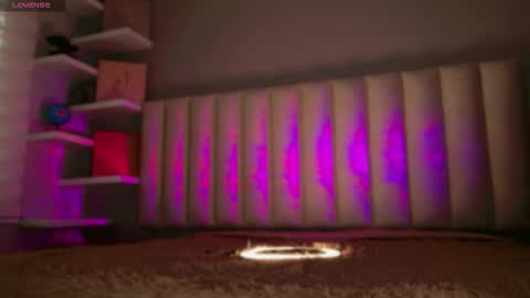     online show from February 5, 12:43 pm