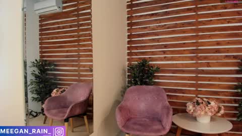 Snapshot of megan_raiin chatting on March 11, 6:43 am megan_raiin online show from March 11, 6:43 am