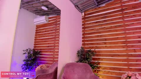 megan_raiin online show from November 11, 8:47 am