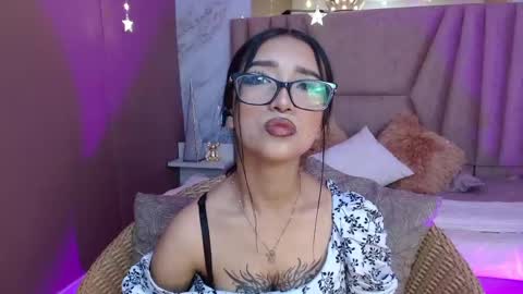 megan_saint online show from May 18, 2:01 pm
