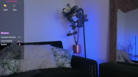 Snapshot of megan_shyne chatting on April 17, 6:16 am megan_shyne online show from April 17, 6:16 am