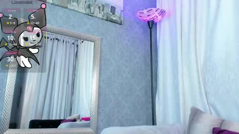 Snapshot of megan_shyne chatting on April 21, 6:31 am megan_shyne online show from April 21, 6:31 am
