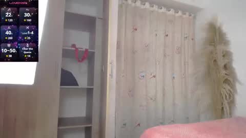 Snapshot of megan_sr03 chatting on February 1, 3:39 pm Megan online show from February 1, 3:39 pm