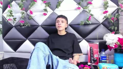 megan_thompsonn_ online show from September 20, 2:23 am