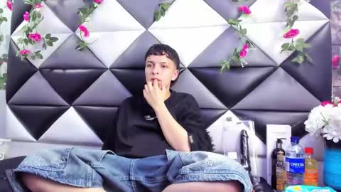 megan_thompsonn_ online show from October 18, 2:25 am