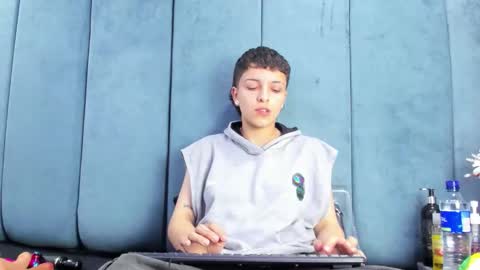 Snapshot of megan_thompsonn_ chatting on February 15, 2:19 am megan_thompsonn_ online show from February 15, 2:19 am