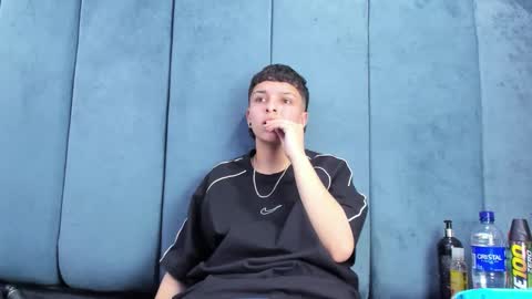 Snapshot of megan_thompsonn_ chatting on March 4, 2:17 am megan_thompsonn_ online show from March 4, 2:17 am