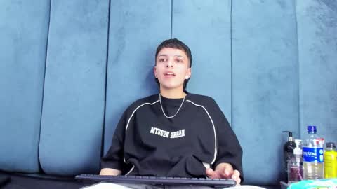 Snapshot of megan_thompsonn_ chatting on March 6, 2:30 am megan_thompsonn_ online show from March 6, 2:30 am