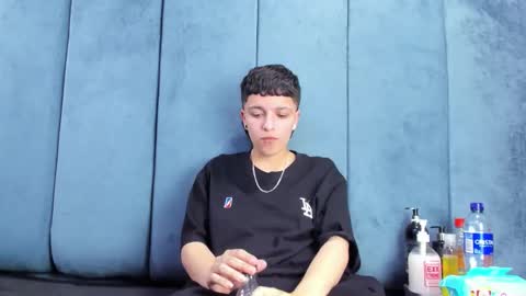 Snapshot of megan_thompsonn_ chatting on March 12, 2:50 am megan_thompsonn_ online show from March 12, 2:50 am