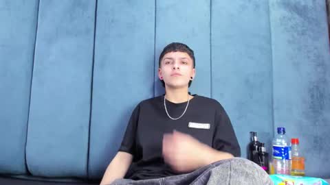 Snapshot of megan_thompsonn_ chatting on March 20, 2:16 am megan_thompsonn_ online show from March 20, 2:16 am