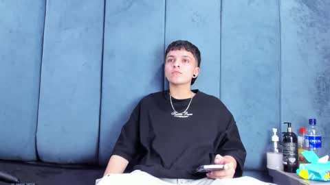 Snapshot of megan_thompsonn_ chatting on March 27, 8:26 am megan_thompsonn_ online show from March 27, 8:26 am