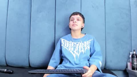 Snapshot of megan_thompsonn_ chatting on March 29, 2:33 am megan_thompsonn_ online show from March 29, 2:33 am