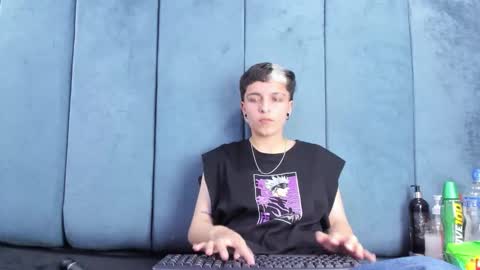 Snapshot of megan_thompsonn_ chatting on April 15, 2:29 am megan_thompsonn_ online show from April 15, 2:29 am