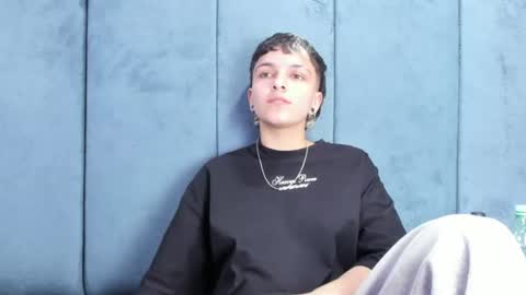 Snapshot of megan_thompsonn_ chatting on June 23, 2:20 am megan_thompsonn_ online show from June 23, 2:20 am