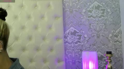 Snapshot of megan_tower chatting on April 19, 7:16 pm megan_tower online show from April 19, 7:16 pm