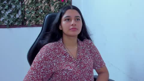 Snapshot of megan_whitte_01 chatting on December 8, 7:32 pm megan white 01 online show from December 8, 7:32 pm