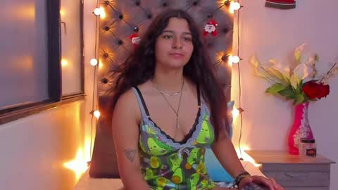 Snapshot of megan_whitte_01 chatting on December 9, 11:13 pm megan white 01 online show from December 9, 11:13 pm
