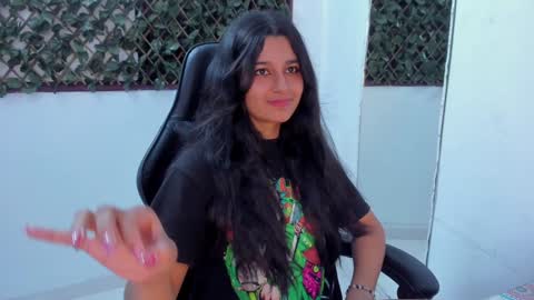 Snapshot of megan_whitte_01 chatting on January 27, 9:44 am megan white 01 online show from January 27, 9:44 am