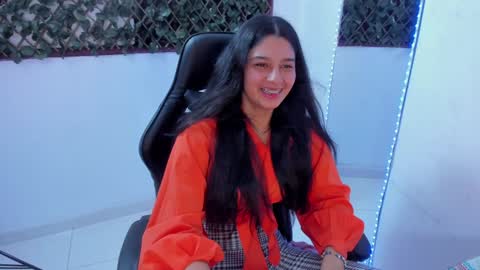 Snapshot of megan_whitte_01 chatting on January 28, 5:32 am megan white 01 online show from January 28, 5:32 am