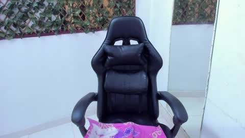 Snapshot of megan_whitte_01 chatting on February 15, 9:26 pm megan white 01 online show from February 15, 9:26 pm