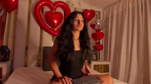 Snapshot of megan_whitte_01 chatting on February 19, 4:12 am megan white 01 online show from February 19, 4:12 am