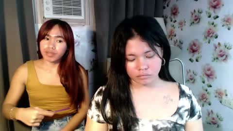 Snapshot of megan_younng chatting on July 17, 9:19 pm MEGAN online show from July 17, 9:19 pm