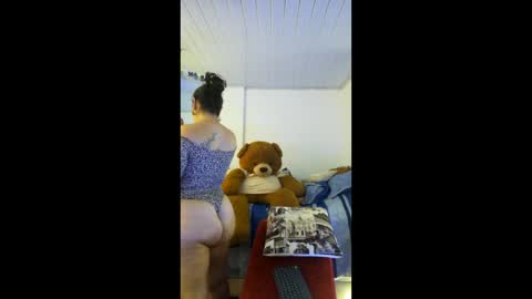 Snapshot of meganhotcurvy chatting on February 24, 3:21 pm meganhotcurvy online show from February 24, 3:21 pm