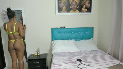 Snapshot of meganhotxx2 chatting on September 28, 3:01 am megan online show from September 28, 3:01 am