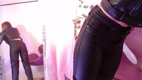 MEGAN online show from November 15, 4:47 pm