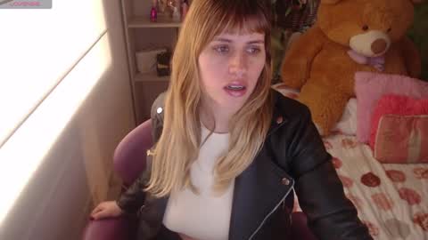 MEGAN online show from April 28, 5:29 pm