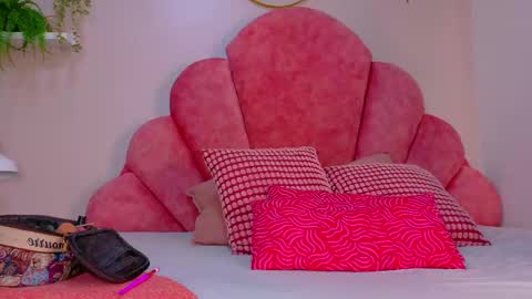 MEGAN online show from April 27, 1:25 am