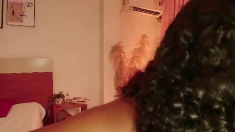 Snapshot of meganlux_1 chatting on June 19, 8:12 pm - 29p online show from June 19, 8:12 pm