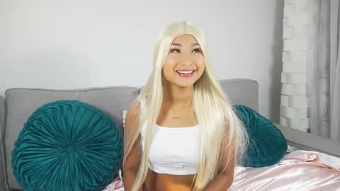 Snapshot of megann__sweet chatting on September 25, 10:30 am Mara online show from September 25, 10:30 am