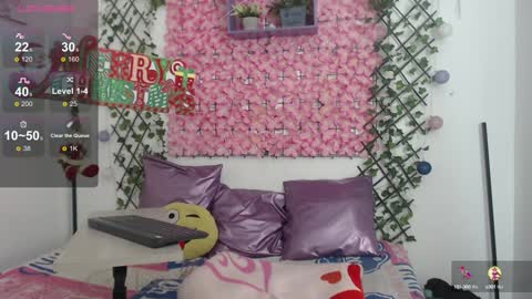 Snapshot of megannixx chatting on December 20, 3:53 pm megannixx online show from December 20, 3:53 pm