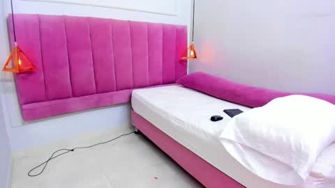 Megan  online show from October 20, 7:58 pm