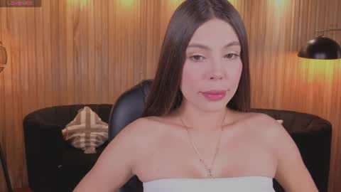 Snapshot of meganscottx chatting on June 17, 12:07 pm Megan online show from June 17, 12:07 pm