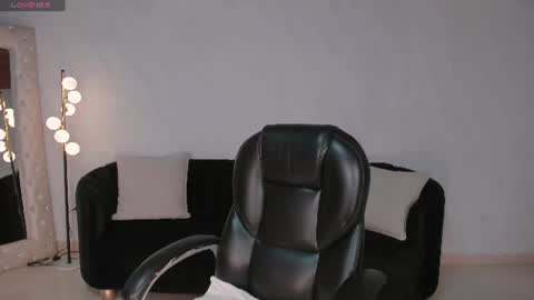 Snapshot of meganscottx chatting on July 3, 11:27 am Megan online show from July 3, 11:27 am