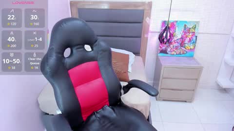 M E G A N  online show from October 24, 12:34 pm