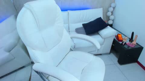 meggan online show from January 17, 9:39 am