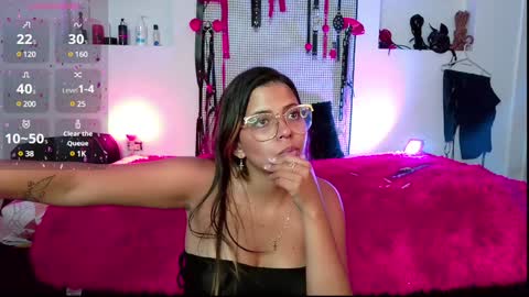 Snapshot of meggan_greey chatting on December 18, 1:15 am Your best slave online show from December 18, 1:15 am