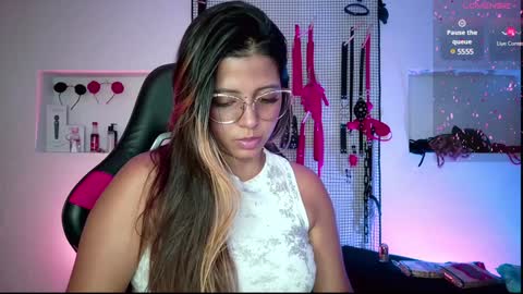 Snapshot of meggan_greey chatting on January 29, 8:25 pm Your best slave online show from January 29, 8:25 pm