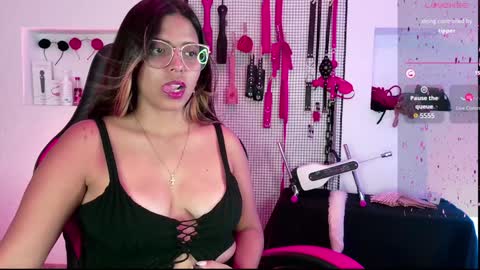 Snapshot of meggan_greey chatting on February 3, 9:39 pm Your best slave online show from February 3, 9:39 pm