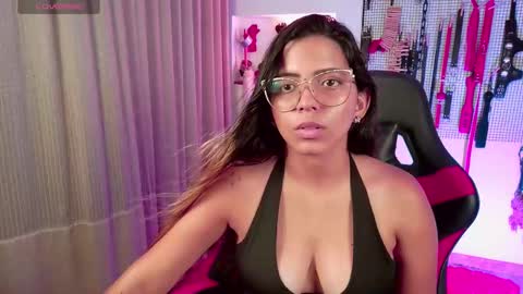 Snapshot of meggan_greey chatting on September 17, 11:06 pm Your best slave online show from September 17, 11:06 pm