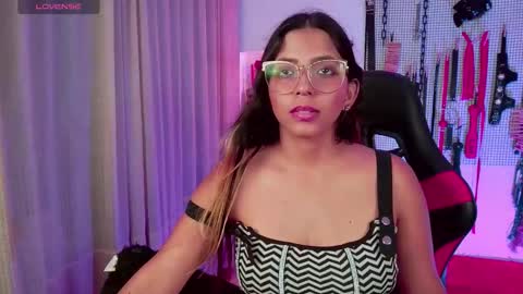 Snapshot of meggan_greey chatting on October 4, 9:35 pm Your best slave online show from October 4, 9:35 pm