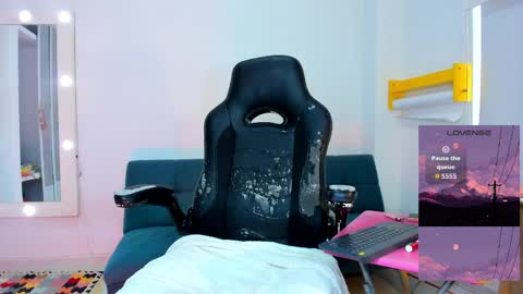 Snapshot of megganjobs chatting on April 18, 7:07 pm Juli online show from April 18, 7:07 pm