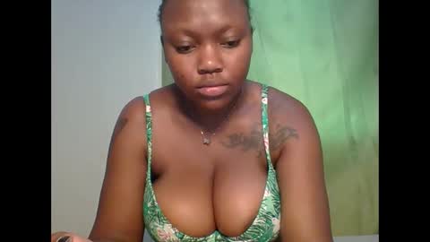 Snapshot of meghan_spice chatting on September 25, 8:18 am meghan_spice online show from September 25, 8:18 am