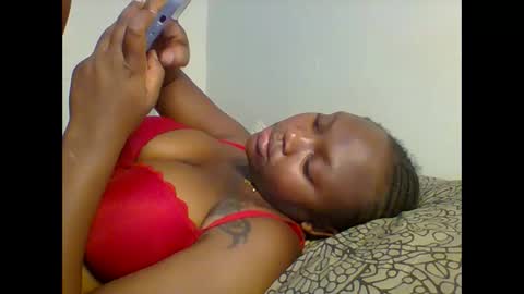 Snapshot of meghan_spice chatting on October 12, 8:19 pm meghan_spice online show from October 12, 8:19 pm